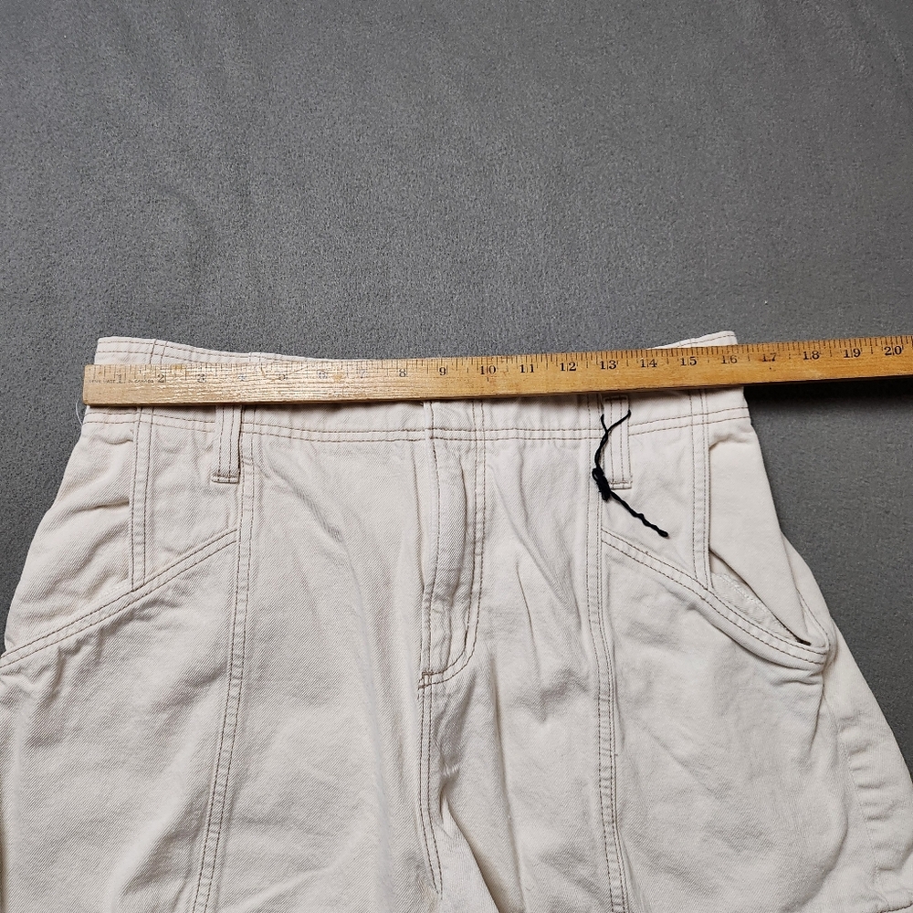 Dynamite Beige/Tan Women's Jean Shorts Sz 32 - Picture 8 of 10